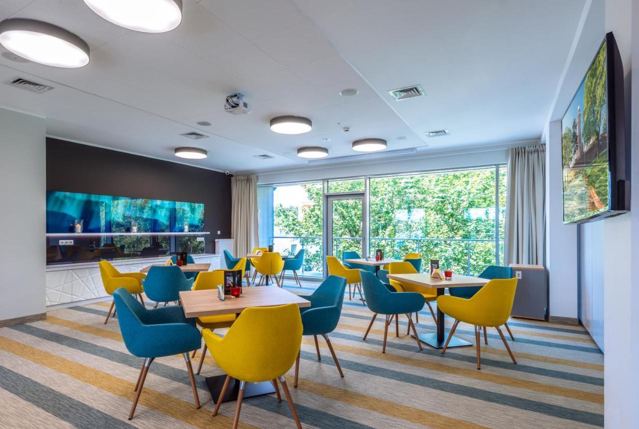 Hotel Zorza Kolobrzeg Bagian luar foto