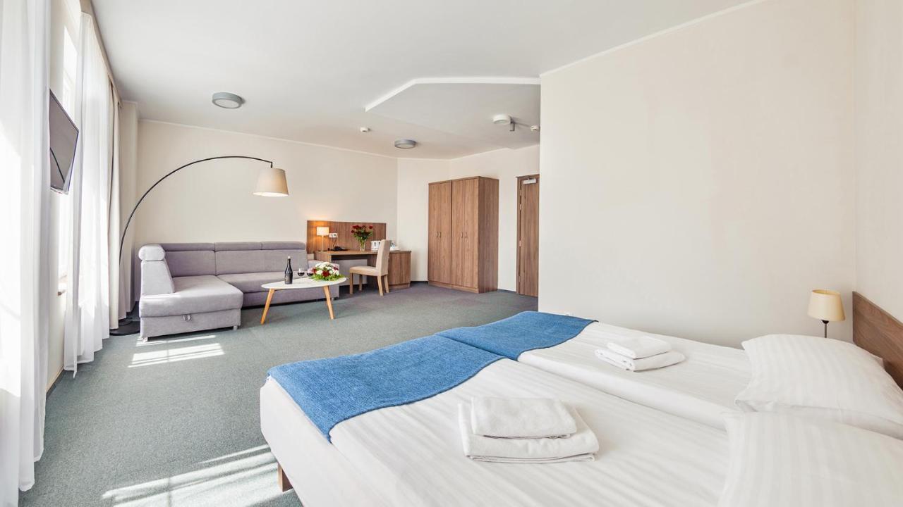 Hotel Zorza Kolobrzeg Bagian luar foto