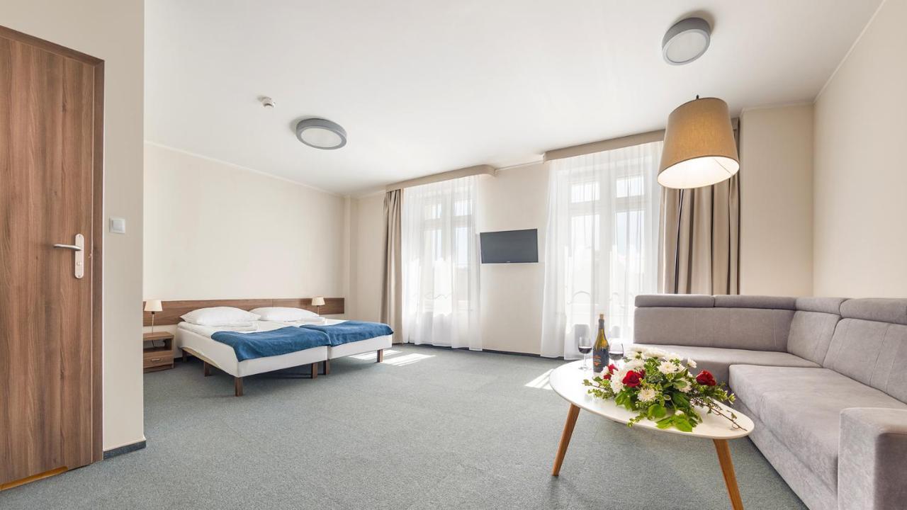 Hotel Zorza Kolobrzeg Bagian luar foto