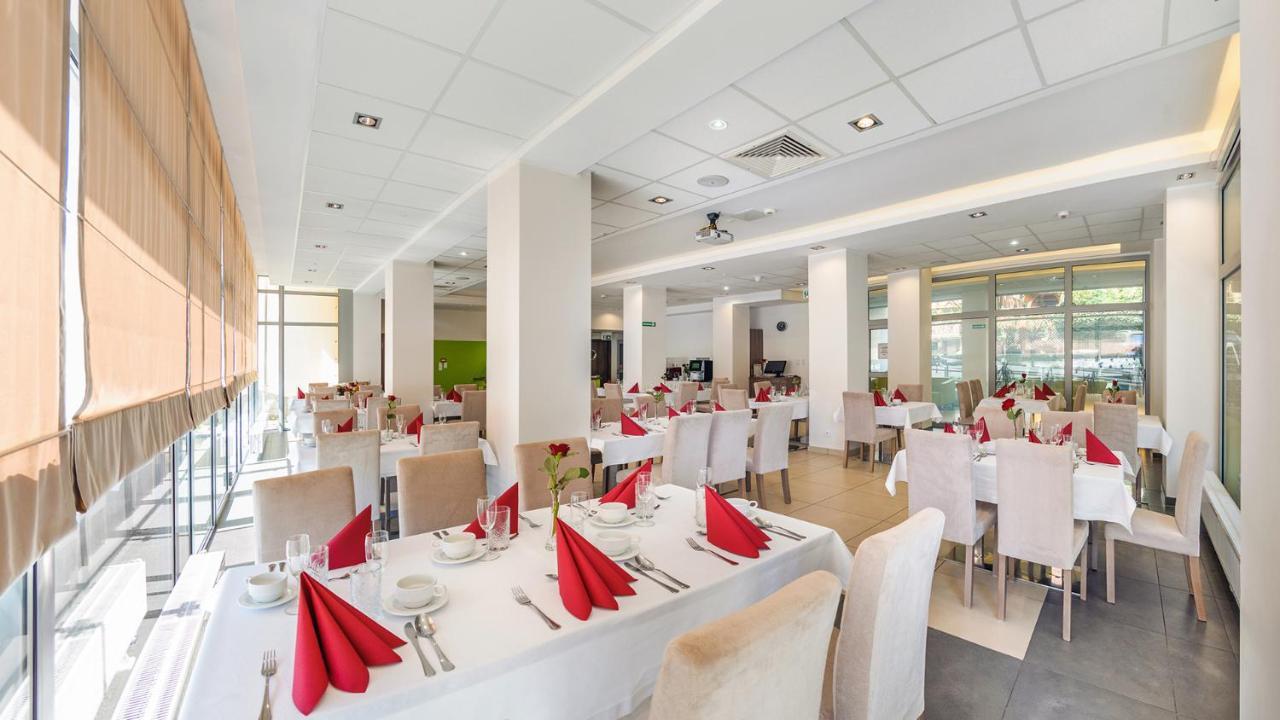 Hotel Zorza Kolobrzeg Bagian luar foto