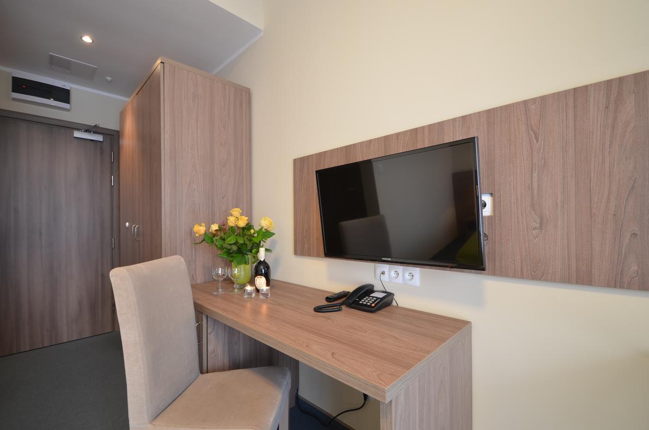 Hotel Zorza Kolobrzeg Bagian luar foto