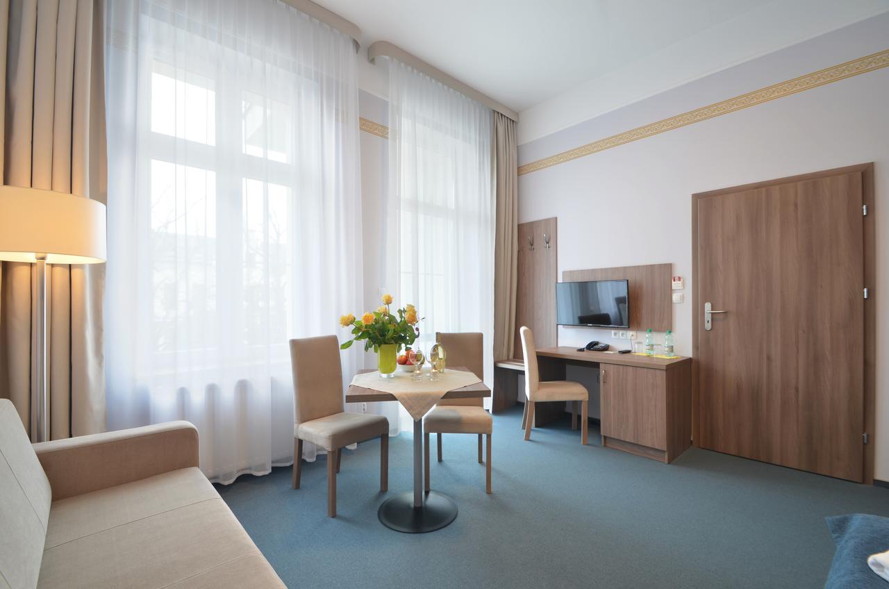 Hotel Zorza Kolobrzeg Bagian luar foto