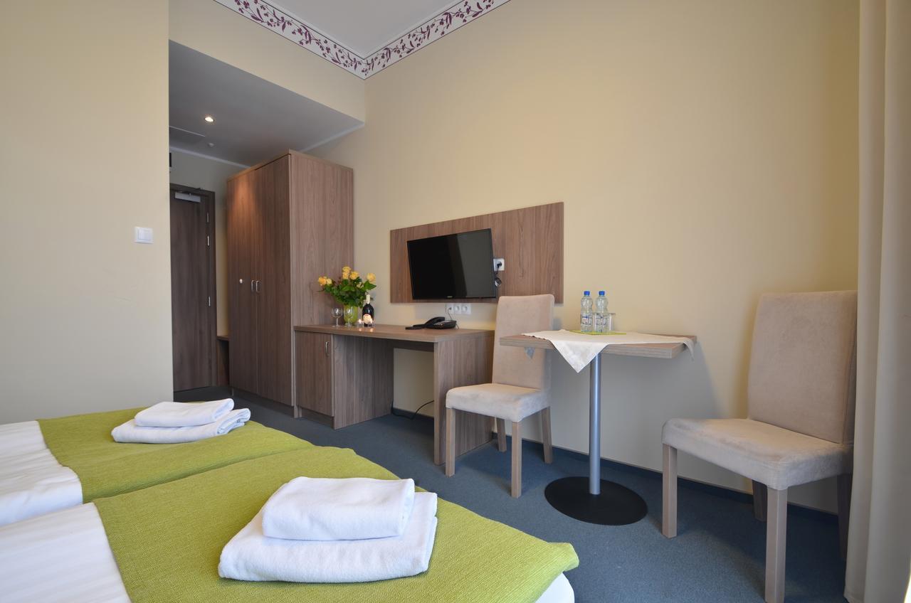 Hotel Zorza Kolobrzeg Bagian luar foto