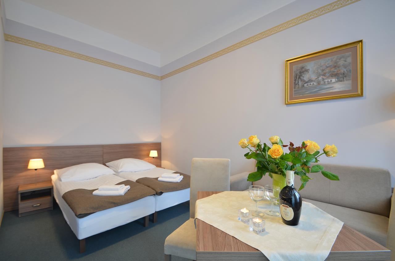 Hotel Zorza Kolobrzeg Bagian luar foto