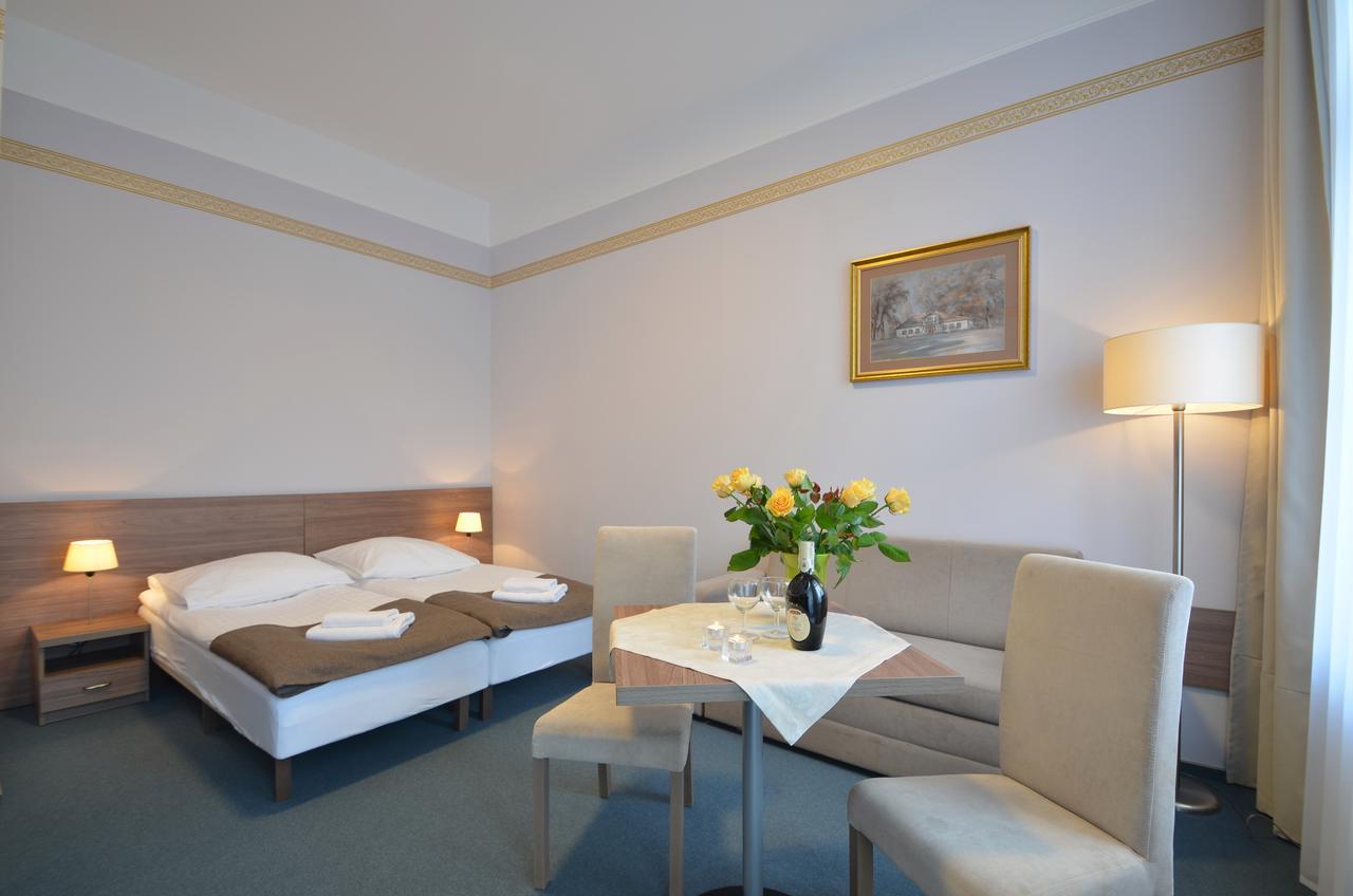 Hotel Zorza Kolobrzeg Bagian luar foto