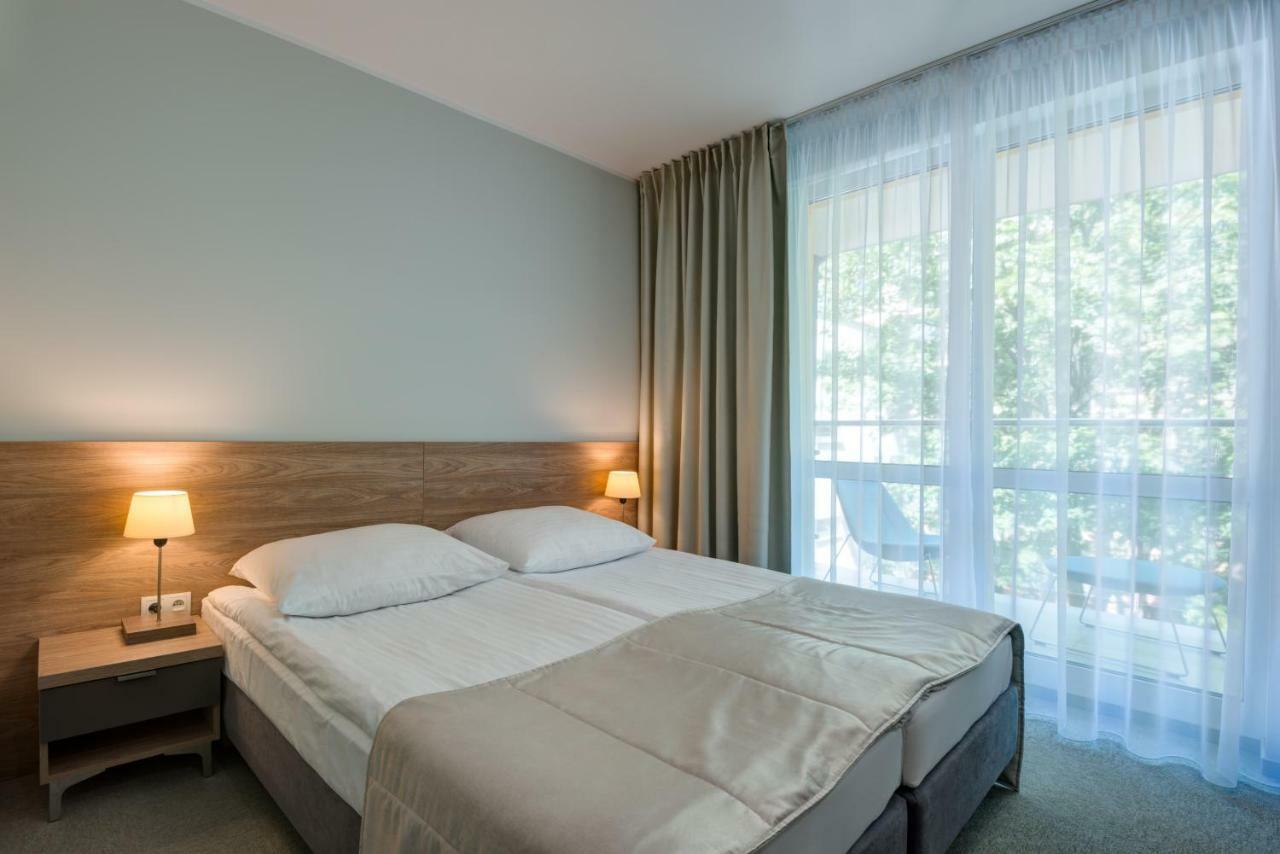Hotel Zorza Kolobrzeg Bagian luar foto