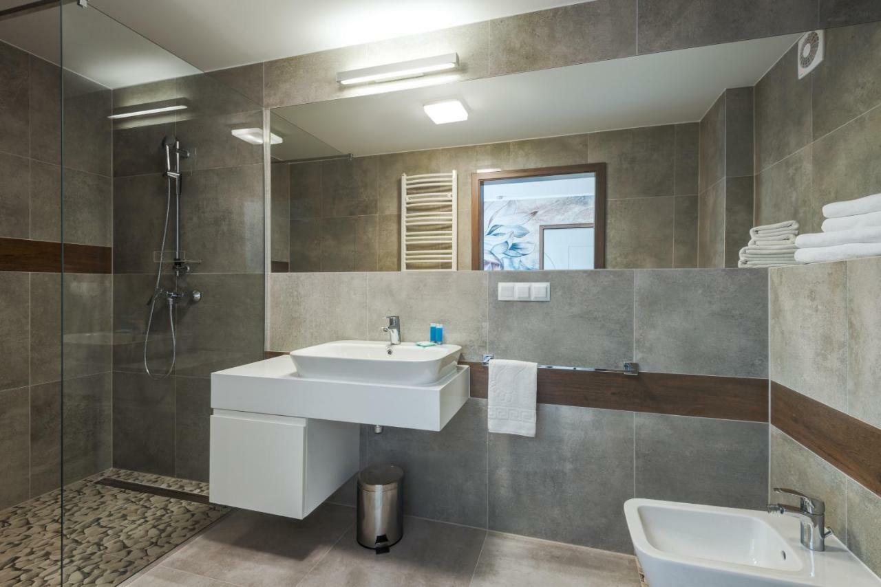 Hotel Zorza Kolobrzeg Bagian luar foto